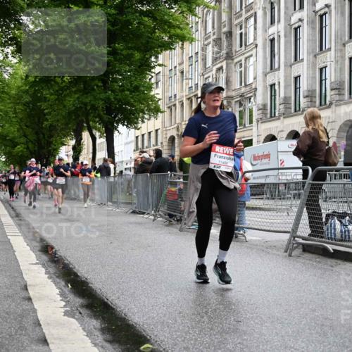 14.06.2026 - REWE Women's Run J. Mangold http://msf.ph/oto/9771718 14.06.2026 09:59:29 Ziel 10567, 10616, 10850, 11221, 11371, 11406 meine-sportfotos.de
