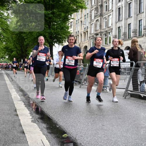 14.06.2026 - REWE Women's Run J. Mangold http://msf.ph/oto/9771762 14.06.2026 09:59:38 Ziel 10055, 10058, 10093, 10391, 10556, 10565, 10616, 10776, 10777, 10881, 11138, 11353, 11371, 11441, 11446 meine-sportfotos.de
