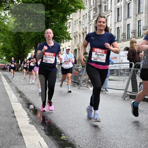 14.06.2026 - REWE Women's Run J. Mangold http://msf.ph/oto/9771773 14.06.2026 09:59:39 Ziel 10055, 10058, 10082, 10083, 10093, 10391, 10556, 10565, 10776, 10777, 10881, 11138, 11353, 11371, 11441, 11446 meine-sportfotos.de