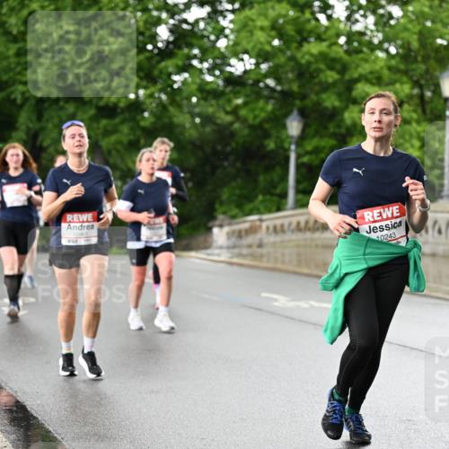 14.06.2026 - REWE Women's Run Dr. Thomas Lammeyer http://msf.ph/oto/9771784 14.06.2026 09:49:53 Laufen 10963, 10243 meine-sportfotos.de