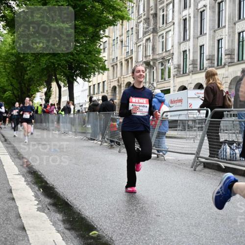 14.06.2026 - REWE Women's Run J. Mangold http://msf.ph/oto/9771886 14.06.2026 09:59:57 Ziel 10090, 10519, 10602, 10715, 10839, 10840, 10995, 11369 meine-sportfotos.de