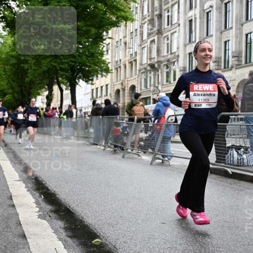 14.06.2026 - REWE Women's Run J. Mangold http://msf.ph/oto/9771893 14.06.2026 09:59:58 Ziel 10090, 10519, 10566, 10602, 10715, 10839, 10840, 10995, 11369 meine-sportfotos.de