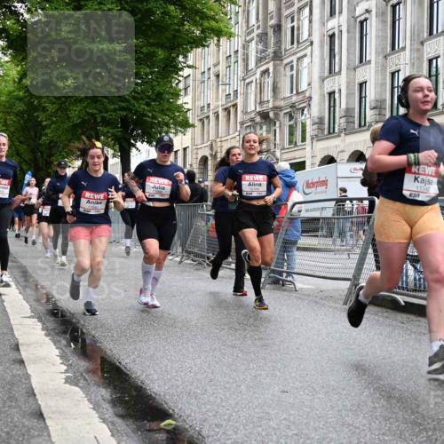 14.06.2026 - REWE Women's Run J. Mangold http://msf.ph/oto/9771951 14.06.2026 10:00:07 Ziel 10229, 10519, 10566, 10756, 10789, 10911, 10956, 11042, 11066, 11092, 11171, 11342, 11414, 11434, 11463 meine-sportfotos.de
