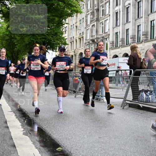 14.06.2026 - REWE Women's Run J. Mangold http://msf.ph/oto/9771954 14.06.2026 10:00:07 Ziel 10229, 10519, 10566, 10756, 10789, 10911, 10956, 11042, 11066, 11092, 11171, 11342, 11414, 11434, 11463 meine-sportfotos.de