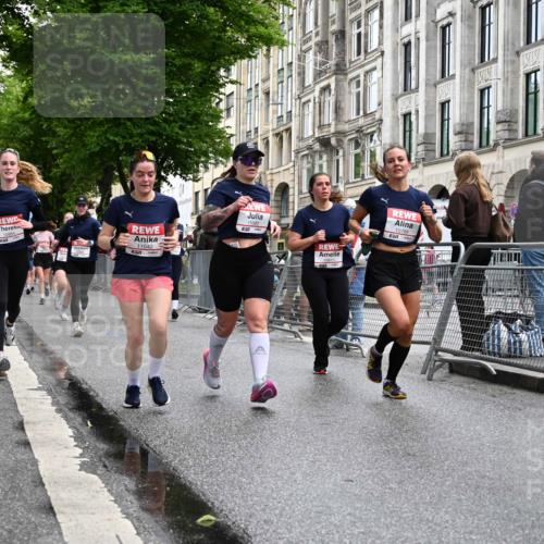 14.06.2026 - REWE Women's Run J. Mangold http://msf.ph/oto/9771957 14.06.2026 10:00:08 Ziel 10229, 10300, 10566, 10756, 10789, 10911, 10956, 11042, 11066, 11092, 11171, 11342, 11414, 11434, 11463 meine-sportfotos.de