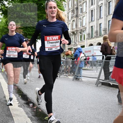 14.06.2026 - REWE Women's Run J. Mangold http://msf.ph/oto/9771973 14.06.2026 10:00:09 Ziel 10229, 10300, 10756, 10789, 10911, 10956, 11042, 11066, 11092, 11171, 11342, 11414, 11434, 11463 meine-sportfotos.de