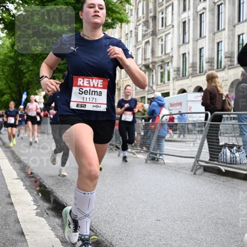 14.06.2026 - REWE Women's Run J. Mangold http://msf.ph/oto/9771978 14.06.2026 10:00:10 Ziel 10229, 10300, 10677, 10756, 10789, 10911, 10956, 11042, 11066, 11092, 11171, 11255, 11342, 11414, 11434, 11463, 11518 meine-sportfotos.de