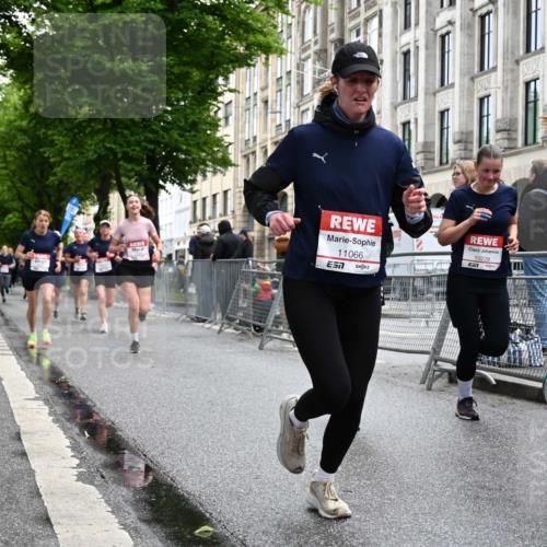 14.06.2026 - REWE Women's Run J. Mangold http://msf.ph/oto/9771996 14.06.2026 10:00:11 Ziel 10229, 10300, 10466, 10677, 10756, 10789, 10911, 10956, 11042, 11066, 11092, 11171, 11255, 11342, 11434, 11463, 11518 meine-sportfotos.de
