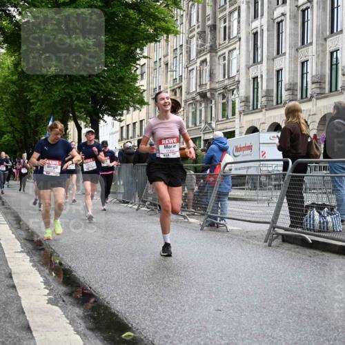 14.06.2026 - REWE Women's Run J. Mangold http://msf.ph/oto/9772004 14.06.2026 10:00:12 Ziel 10030, 10229, 10300, 10466, 10677, 10756, 10789, 10911, 10956, 11042, 11066, 11092, 11171, 11255, 11434, 11463, 11518 meine-sportfotos.de