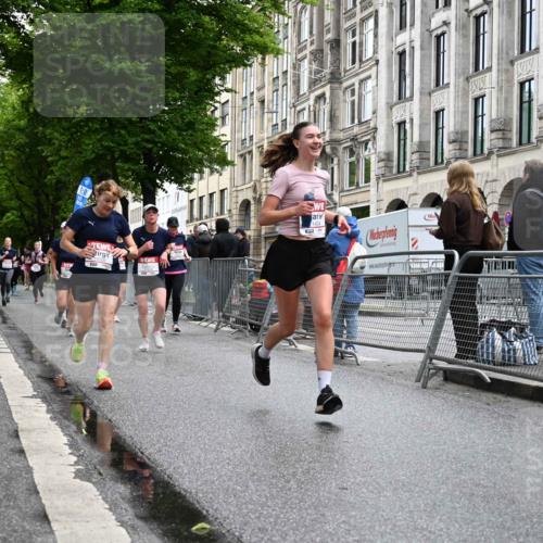 14.06.2026 - REWE Women's Run J. Mangold http://msf.ph/oto/9772006 14.06.2026 10:00:13 Ziel 10030, 10229, 10300, 10466, 10677, 10756, 10911, 10956, 11066, 11171, 11255, 11434, 11463, 11518 meine-sportfotos.de