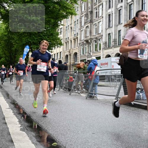 14.06.2026 - REWE Women's Run J. Mangold http://msf.ph/oto/9772013 14.06.2026 10:00:13 Ziel 10030, 10229, 10300, 10466, 10677, 10756, 10911, 10956, 11066, 11171, 11255, 11434, 11463, 11518 meine-sportfotos.de
