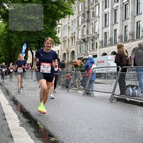 14.06.2026 - REWE Women's Run J. Mangold http://msf.ph/oto/9772016 14.06.2026 10:00:14 Ziel 10030, 10229, 10300, 10466, 10677, 10756, 11066, 11255, 11434, 11463, 11518 meine-sportfotos.de