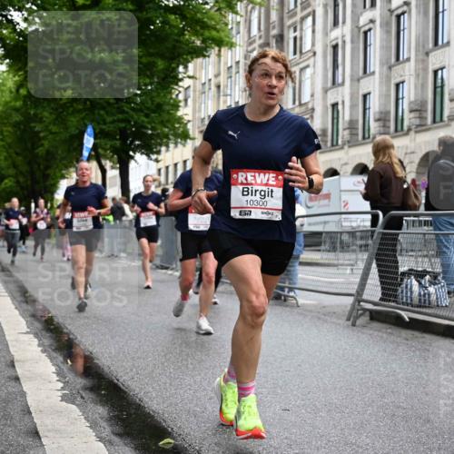 14.06.2026 - REWE Women's Run J. Mangold http://msf.ph/oto/9772024 14.06.2026 10:00:14 Ziel 10030, 10229, 10300, 10466, 10677, 10756, 11066, 11255, 11434, 11463, 11518 meine-sportfotos.de