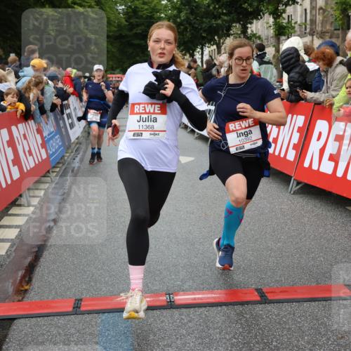 14.06.2026 - REWE Women's Run Strokosch-Dieckow http://msf.ph/oto/9772027 14.06.2026 09:54:39 Ziel 10099, 10299, 10392, 10440, 10704, 10806, 11368, 11499 meine-sportfotos.de