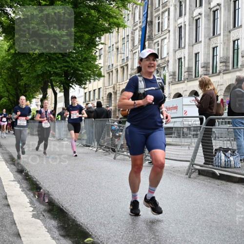 14.06.2026 - REWE Women's Run J. Mangold http://msf.ph/oto/9772062 14.06.2026 10:00:18 Ziel 10030, 10210, 10300, 10433, 10466, 10677, 10709, 11101, 11255, 11518 meine-sportfotos.de