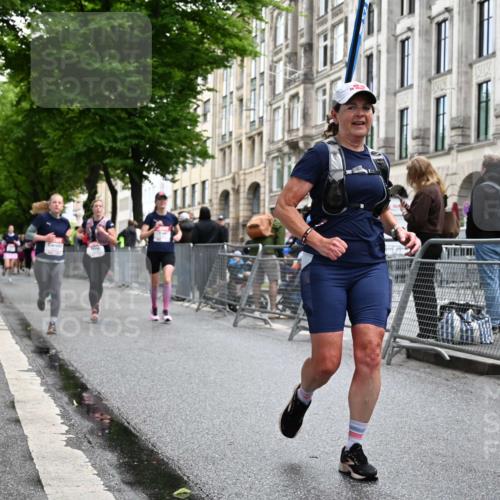 14.06.2026 - REWE Women's Run J. Mangold http://msf.ph/oto/9772064 14.06.2026 10:00:18 Ziel 10030, 10210, 10300, 10433, 10466, 10677, 10709, 11101, 11255, 11518 meine-sportfotos.de