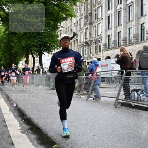 14.06.2026 - REWE Women's Run J. Mangold http://msf.ph/oto/9772098 14.06.2026 10:00:22 Ziel 10030, 10042, 10043, 10210, 10433, 10709, 11101 meine-sportfotos.de