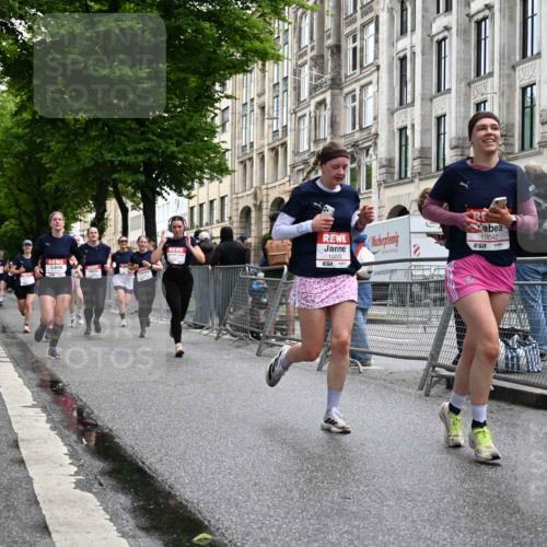 14.06.2026 - REWE Women's Run J. Mangold http://msf.ph/oto/9772131 14.06.2026 10:00:26 Ziel 10042, 10043, 10101, 10198, 10905, 11101, 11205, 11229, 11278, 11324, 11493 meine-sportfotos.de
