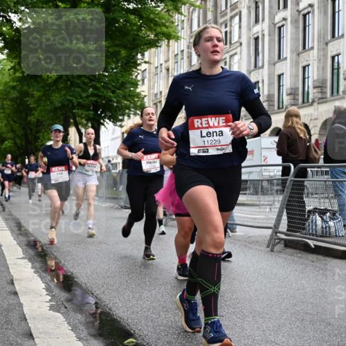 14.06.2026 - REWE Women's Run J. Mangold http://msf.ph/oto/9772157 14.06.2026 10:00:29 Ziel 10042, 10043, 10101, 10198, 10905, 11205, 11229, 11278, 11324, 11422, 11493 meine-sportfotos.de