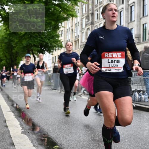14.06.2026 - REWE Women's Run J. Mangold http://msf.ph/oto/9772159 14.06.2026 10:00:30 Ziel 10042, 10043, 10101, 10198, 10454, 10905, 11205, 11229, 11278, 11324, 11422, 11493 meine-sportfotos.de