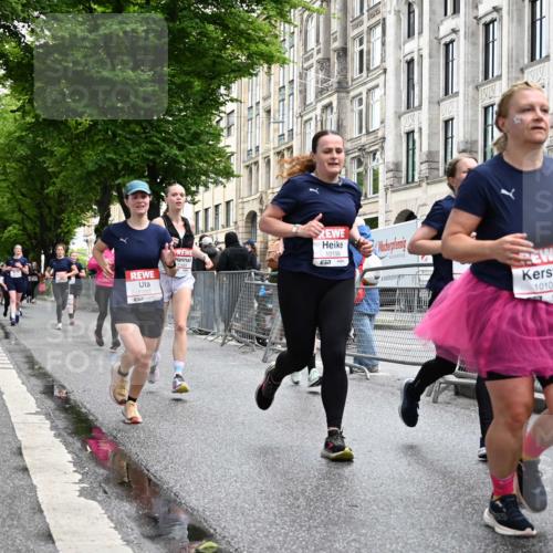 14.06.2026 - REWE Women's Run J. Mangold http://msf.ph/oto/9772163 14.06.2026 10:00:30 Ziel 10042, 10043, 10101, 10198, 10454, 10905, 11205, 11229, 11278, 11324, 11422, 11493 meine-sportfotos.de