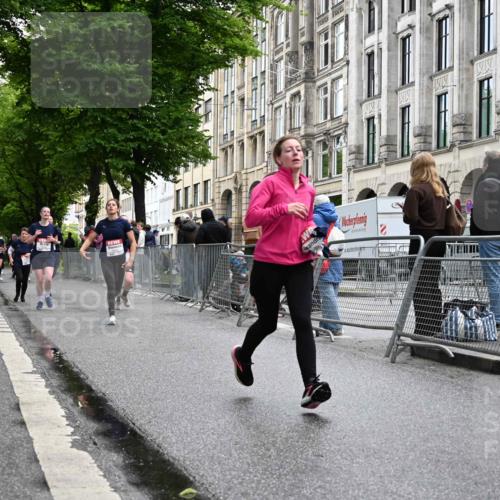 14.06.2026 - REWE Women's Run J. Mangold http://msf.ph/oto/9772183 14.06.2026 10:00:33 Ziel 10101, 10188, 10198, 10454, 10594, 10613, 10805, 10905, 11205, 11229, 11278, 11324, 11422, 11483, 11493 meine-sportfotos.de