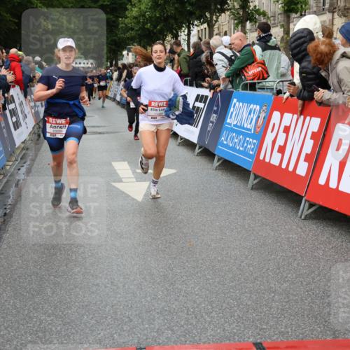 14.06.2026 - REWE Women's Run Strokosch-Dieckow http://msf.ph/oto/9772186 14.06.2026 09:54:40 Ziel 10099, 10299, 10392, 10440, 10704, 10806, 10986, 11368, 11499 meine-sportfotos.de