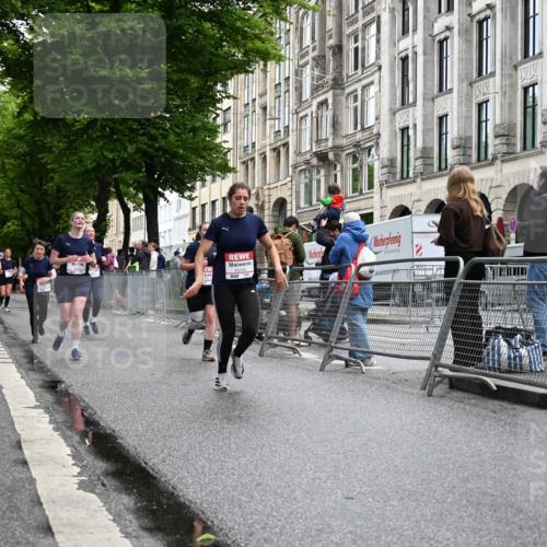 14.06.2026 - REWE Women's Run J. Mangold http://msf.ph/oto/9772194 14.06.2026 10:00:34 Ziel 10101, 10188, 10198, 10454, 10594, 10613, 10805, 10905, 11205, 11324, 11422, 11483, 11493 meine-sportfotos.de
