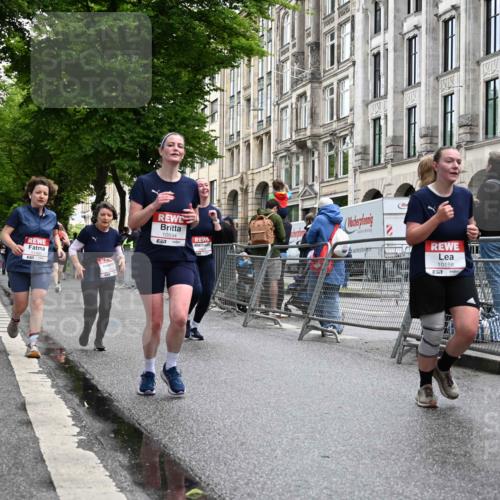 14.06.2026 - REWE Women's Run J. Mangold http://msf.ph/oto/9772221 14.06.2026 10:00:37 Ziel 10162, 10188, 10454, 10594, 10613, 10805, 11422, 11483 meine-sportfotos.de