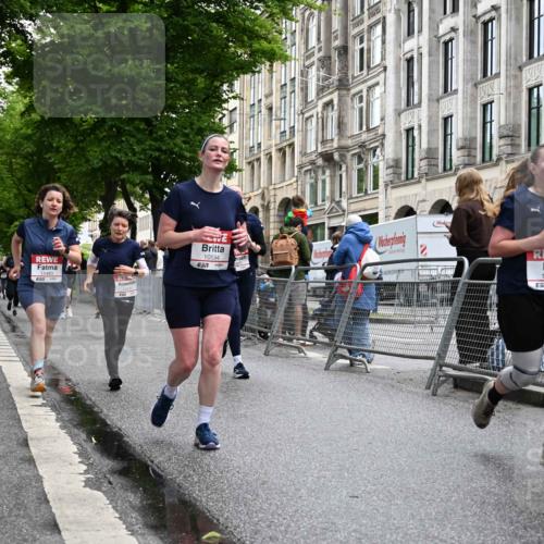 14.06.2026 - REWE Women's Run J. Mangold http://msf.ph/oto/9772224 14.06.2026 10:00:37 Ziel 10162, 10188, 10454, 10594, 10613, 10805, 11422, 11483 meine-sportfotos.de