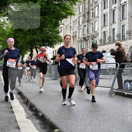 14.06.2026 - REWE Women's Run J. Mangold http://msf.ph/oto/9772252 14.06.2026 10:00:43 Ziel 10162, 10204, 10370, 10393, 10522, 10576, 10613, 10637, 10663, 10805, 11104, 11334, 11440, 11472, 11483 meine-sportfotos.de