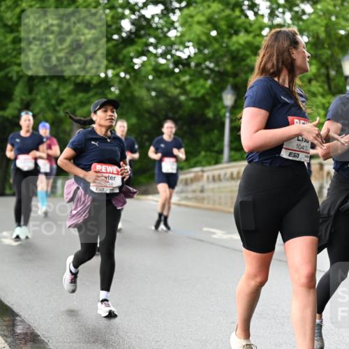 14.06.2026 - REWE Women's Run Dr. Thomas Lammeyer http://msf.ph/oto/9772264 14.06.2026 09:50:30 Laufen 48, 10413, 10890, 7 meine-sportfotos.de