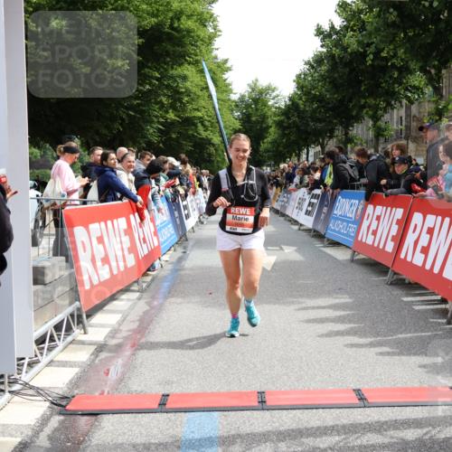 14.06.2026 - REWE Women's Run Strokosch-Dieckow http://msf.ph/oto/9772270 14.06.2026 10:55:40 Ziel 5287, 5308, 5695, 5702, 6069 meine-sportfotos.de