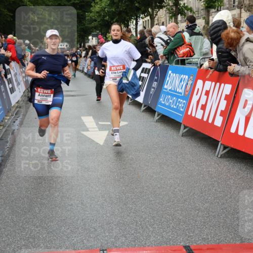 14.06.2026 - REWE Women's Run Strokosch-Dieckow http://msf.ph/oto/9772289 14.06.2026 09:54:40 Ziel 10099, 10299, 10392, 10440, 10704, 10806, 10986, 11368, 11499 meine-sportfotos.de