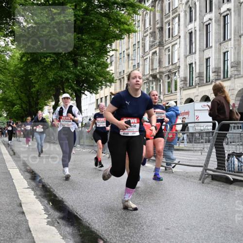 14.06.2026 - REWE Women's Run J. Mangold http://msf.ph/oto/9772294 14.06.2026 10:00:46 Ziel 10162, 10204, 10370, 10393, 10522, 10576, 10637, 10663, 11104, 11150, 11265, 11334, 11440, 11472, 11522 meine-sportfotos.de