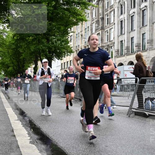 14.06.2026 - REWE Women's Run J. Mangold http://msf.ph/oto/9772296 14.06.2026 10:00:47 Ziel 10162, 10204, 10370, 10393, 10522, 10576, 10637, 10663, 11104, 11150, 11265, 11334, 11440, 11472, 11522 meine-sportfotos.de