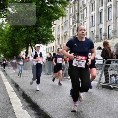14.06.2026 - REWE Women's Run J. Mangold http://msf.ph/oto/9772299 14.06.2026 10:00:47 Ziel 10162, 10204, 10370, 10393, 10522, 10576, 10637, 10663, 11104, 11150, 11265, 11334, 11440, 11472, 11522 meine-sportfotos.de