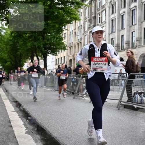 14.06.2026 - REWE Women's Run J. Mangold http://msf.ph/oto/9772316 14.06.2026 10:00:48 Ziel 10068, 10204, 10370, 10393, 10522, 10576, 10637, 10663, 11104, 11150, 11265, 11334, 11412, 11440, 11472, 11522 meine-sportfotos.de