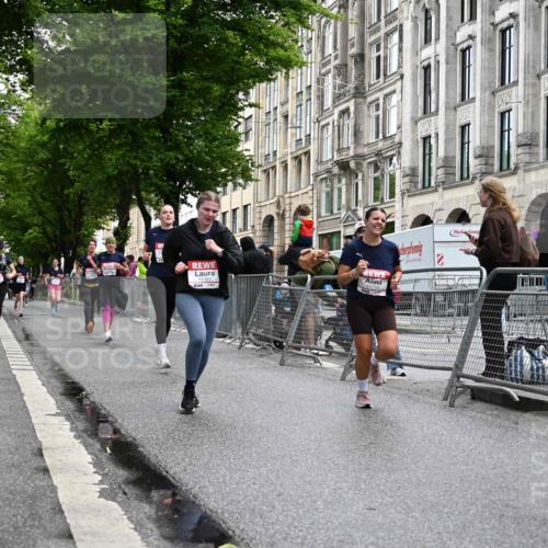 14.06.2026 - REWE Women's Run J. Mangold http://msf.ph/oto/9772327 14.06.2026 10:00:50 Ziel 10068, 10370, 10522, 10576, 11150, 11265, 11308, 11334, 11412, 11440, 11472, 11522 meine-sportfotos.de