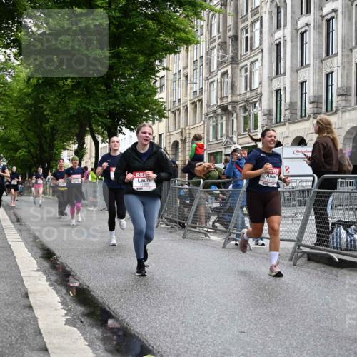 14.06.2026 - REWE Women's Run J. Mangold http://msf.ph/oto/9772331 14.06.2026 10:00:50 Ziel 10068, 10370, 10522, 10576, 11150, 11265, 11308, 11334, 11412, 11440, 11472, 11522 meine-sportfotos.de
