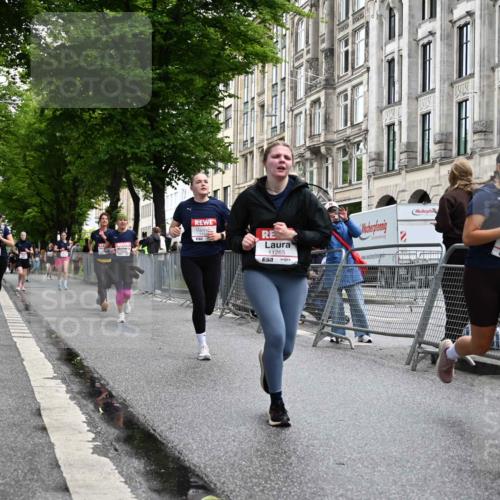 14.06.2026 - REWE Women's Run J. Mangold http://msf.ph/oto/9772339 14.06.2026 10:00:51 Ziel 10068, 10370, 10522, 10576, 11150, 11265, 11308, 11412, 11440, 11472, 11522 meine-sportfotos.de