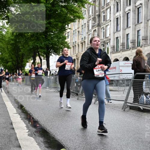 14.06.2026 - REWE Women's Run J. Mangold http://msf.ph/oto/9772342 14.06.2026 10:00:51 Ziel 10068, 10370, 10522, 10576, 11150, 11265, 11308, 11412, 11440, 11472, 11522 meine-sportfotos.de