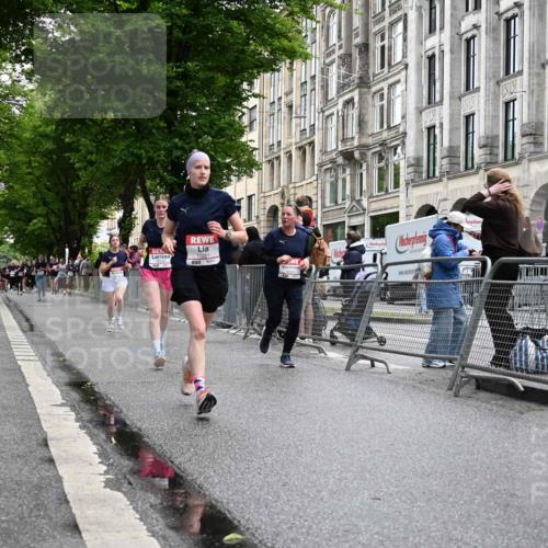 14.06.2026 - REWE Women's Run J. Mangold http://msf.ph/oto/9772388 14.06.2026 10:00:58 Ziel 10068, 10121, 10221, 10792, 10933, 11308, 11375, 11412 meine-sportfotos.de