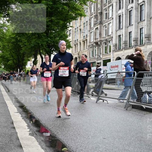 14.06.2026 - REWE Women's Run J. Mangold http://msf.ph/oto/9772390 14.06.2026 10:00:58 Ziel 10068, 10121, 10221, 10792, 10933, 11308, 11375, 11412 meine-sportfotos.de