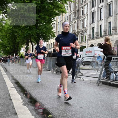 14.06.2026 - REWE Women's Run J. Mangold http://msf.ph/oto/9772396 14.06.2026 10:00:58 Ziel 10068, 10121, 10221, 10792, 10933, 11308, 11375, 11412 meine-sportfotos.de