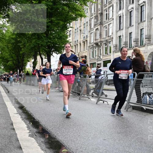 14.06.2026 - REWE Women's Run J. Mangold http://msf.ph/oto/9772403 14.06.2026 10:00:59 Ziel 10121, 10221, 10792, 10933, 11308, 11375 meine-sportfotos.de