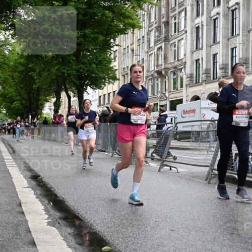 14.06.2026 - REWE Women's Run J. Mangold http://msf.ph/oto/9772408 14.06.2026 10:01:00 Ziel 10121, 10221, 10792, 10933, 11375 meine-sportfotos.de