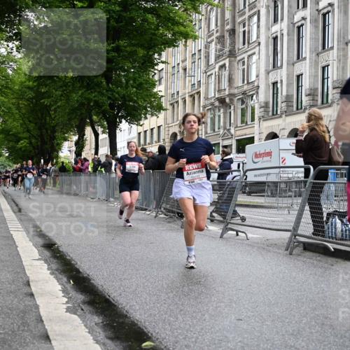 14.06.2026 - REWE Women's Run J. Mangold http://msf.ph/oto/9772421 14.06.2026 10:01:01 Ziel 10121, 10221, 10792, 10933, 11375 meine-sportfotos.de