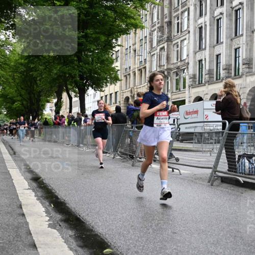 14.06.2026 - REWE Women's Run J. Mangold http://msf.ph/oto/9772424 14.06.2026 10:01:01 Ziel 10121, 10221, 10792, 10933, 11375 meine-sportfotos.de