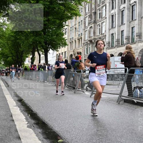 14.06.2026 - REWE Women's Run J. Mangold http://msf.ph/oto/9772426 14.06.2026 10:01:01 Ziel 10121, 10221, 10792, 10933, 11375 meine-sportfotos.de